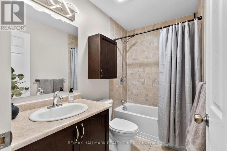 28834905/379-rolling-meadow-crescent/mer-bleuebradley-estatesanderson-park/ottawa/ontario/K1W0A9_24
