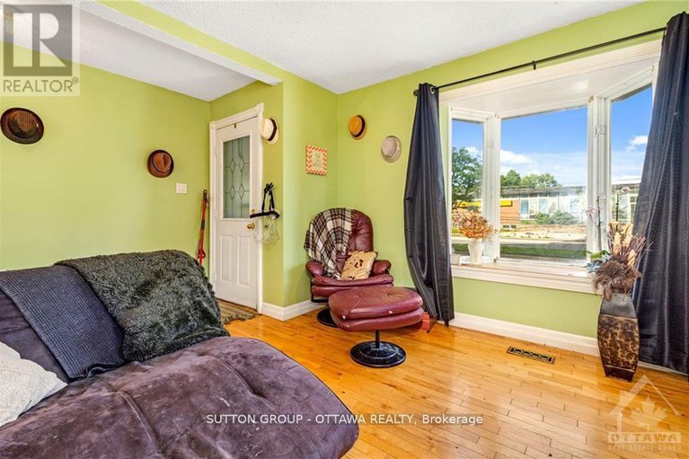 28870961/846-st-laurent-boulevard/overbrookcastle-heights/ottawa/ontario/K1K3A9_7