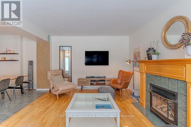 29418549/1075-north-river-road/overbrook/ottawa/ontario/K1K3V9_8