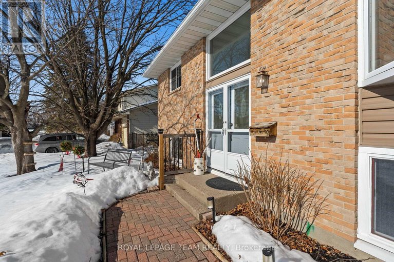 29455651/5329-driscoll-drive/manotick-long-island-nicholls-island/ottawa/ontario/K4M1E3_4