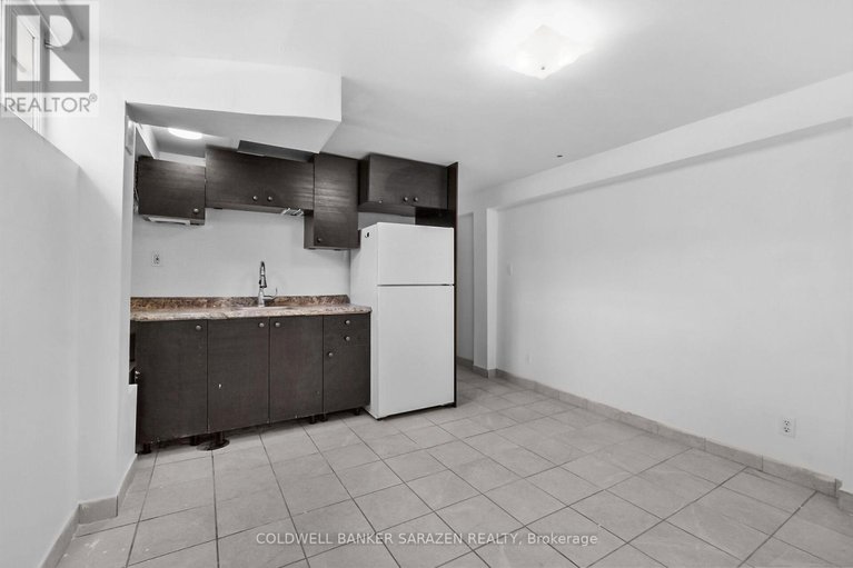 29554876/911-blair-road/cardinal-heights/ottawa/ontario/K1J7M8_31