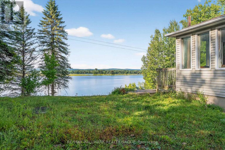 28812451/3855-old-highway-17/clarencerockland-twp/clarence-rockland/ontario/K4K1W2_10