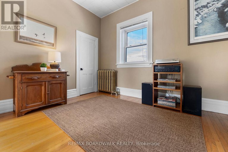 29405267/532-st-lawrence-street/winchester/north-dundas/ontario/K0C2K0_35