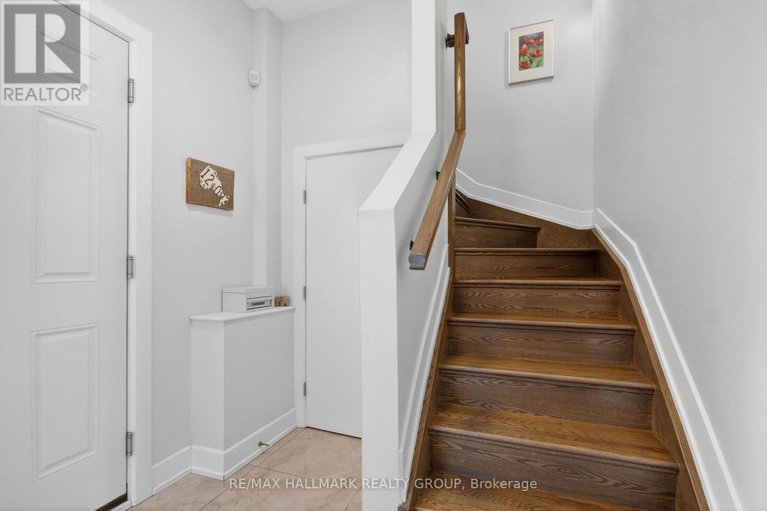 29397820/247b-ferland-street/vanier/ottawa/ontario/K1L7T5_4