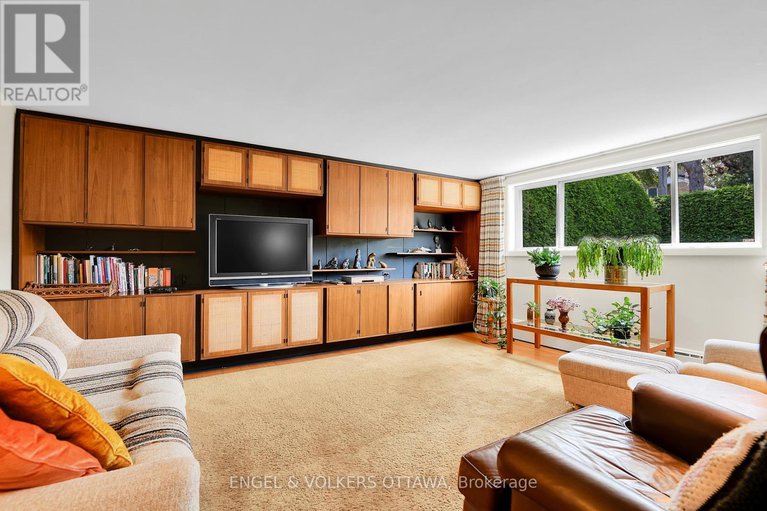 28490167/436-crestview-road/alta-vistafaircrest-heights/ottawa/ontario/K1H5G9_28