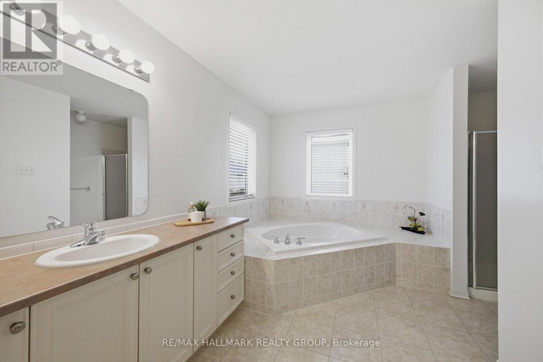 29599648/747-larcastle-circle/avalon-east/ottawa/ontario/K4A4Z2_32