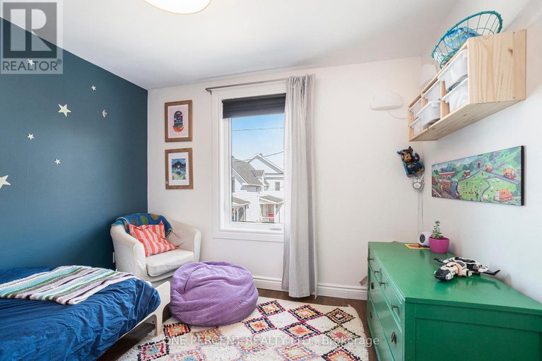 28412213/266-bradley-avenue/vanier/ottawa/ontario/K1L7E9_19
