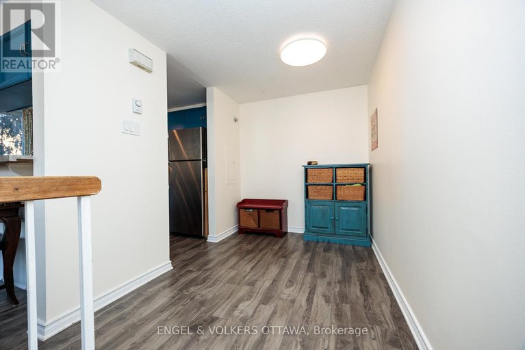 28289802/2-1204-shillington-avenue/carlington/ottawa/ontario/K1Z7Z4_8