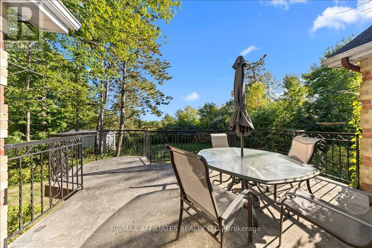 28874344/1266-barnwell-crescent/navan/ottawa/ontario/K4B1K4_38