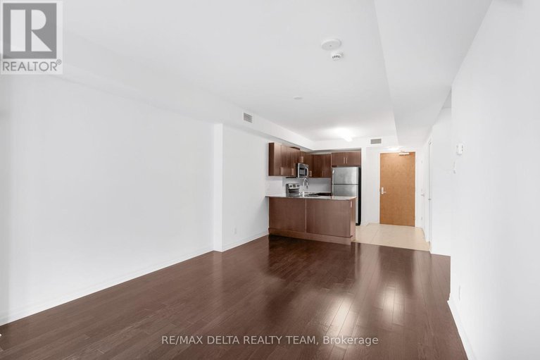 28453209/403-242-rideau-street/sandy-hill/ottawa/ontario/K1N0B7_15