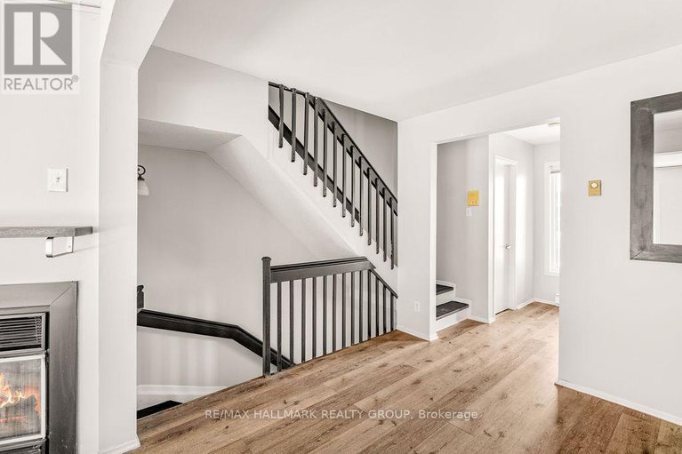 28556147/4-1-timberview-way/westcliffe-estates/ottawa/ontario/K2H9M7_11
