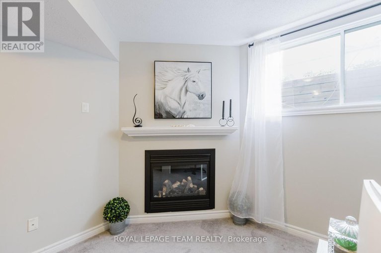 28687111/121-mancini-way/strandherd/ottawa/ontario/K2J5X3_31