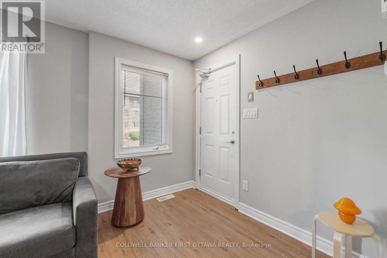 28944780/a-283-titanium-private-n/convent-glen-north/ottawa/ontario/K1C0A5_4
