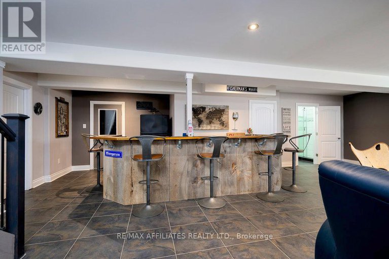 28142173/2284-summerside-drive/manotick-east-to-manotick-station/ottawa/ontario/K4M1B4_38