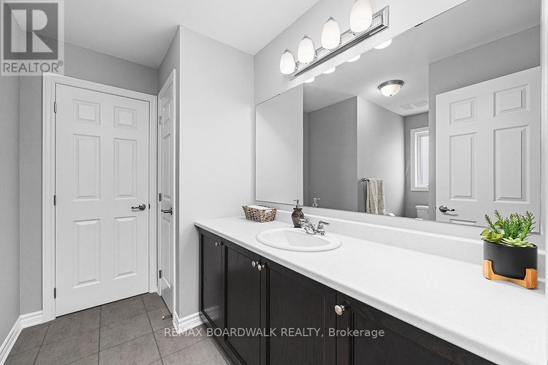 29414212/353-sweetclover-way/avalon-west/ottawa/ontario/K4A1E6_32