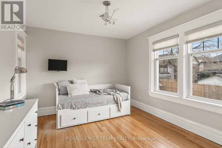 29651781/318-clemow-avenue/glebe/ottawa/ontario/K1S2B8_13