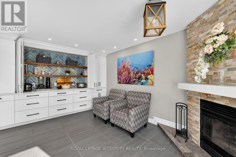 29364107/1380-diane-crescent/fallingbrookridgemount/ottawa/ontario/K4A2N8_11