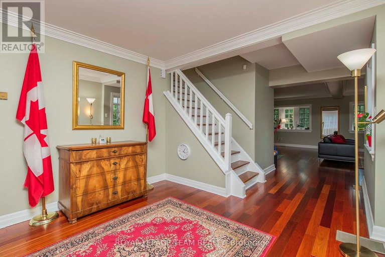 29171435/60-goulburn-avenue/sandy-hill/ottawa/ontario/K1N8C8_20