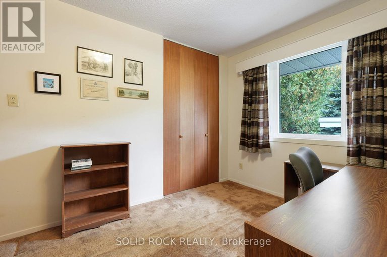 28902933/1034-riddell-avenue-s/braemar-park/ottawa/ontario/K2C2J7_19