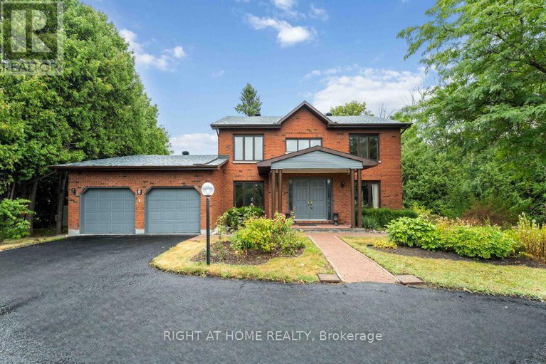 28765727/2-muirfield-gardens/cedar-hillorchard-estates/ottawa/ontario/K2R1B8_1