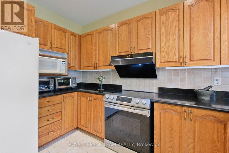 28427470/2885-brigham-way/upper-hunt-club/ottawa/ontario/K1T3Y8_13