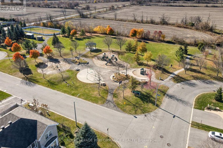 28336168/116-pizzicato-street/mer-bleuebradley-estatesanderson-park/ottawa/ontario/K1W0S2_9
