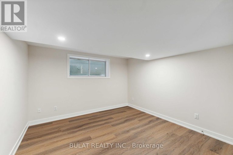 27754730/1359-kitchener-avenue/ottawa/ontario/K1V6W1_17