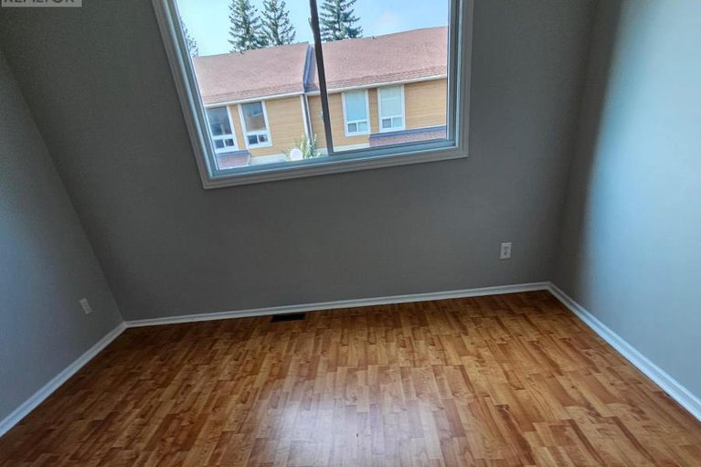 28606736/73-4636-cosmic-place/pineview/ottawa/ontario/K1B4R8_7