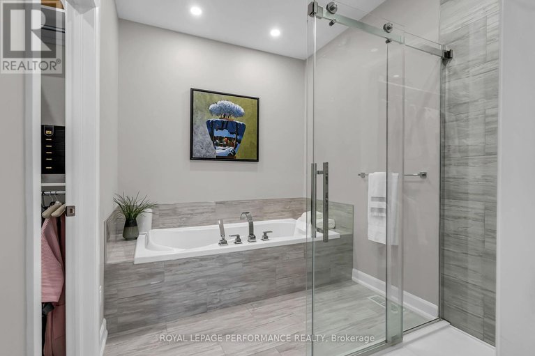 28627551/4-matthew-kieran-crescent/long-sault/south-stormont/ontario/K0C1P0_26