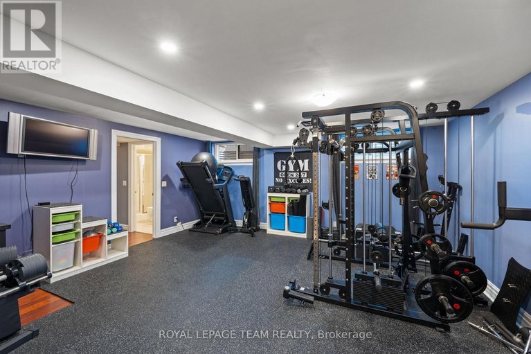 29645621/17-craigmohr-court/craig-henrywoodvale/ottawa/ontario/K2G4P9_32