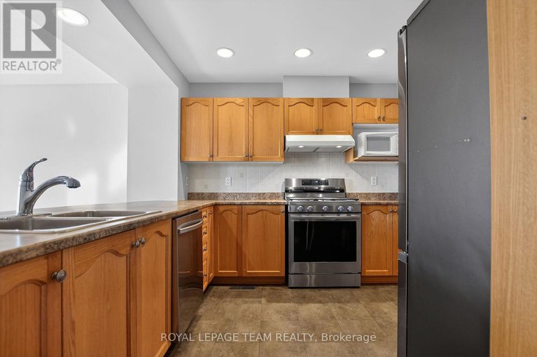 29368219/48-saddlesmith-circle/emerald-meadowstrailwest/ottawa/ontario/K2M2Y9_7