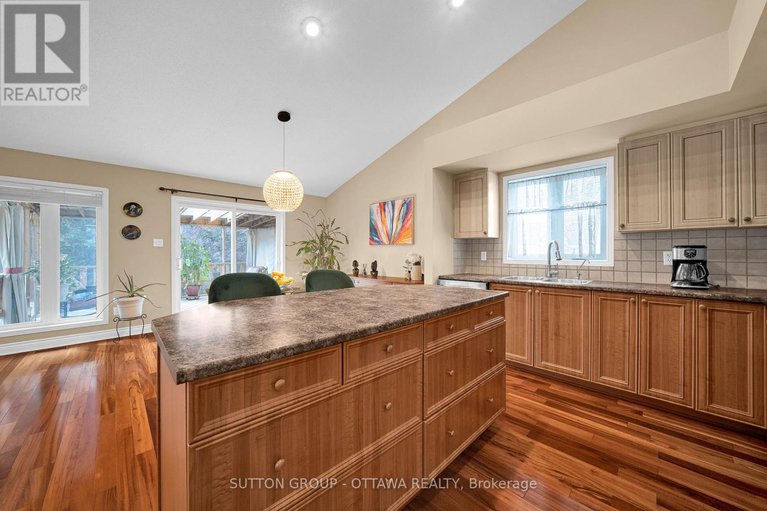 28892463/128-annapolis-circle/hunt-club/ottawa/ontario/K1V1Z3_13