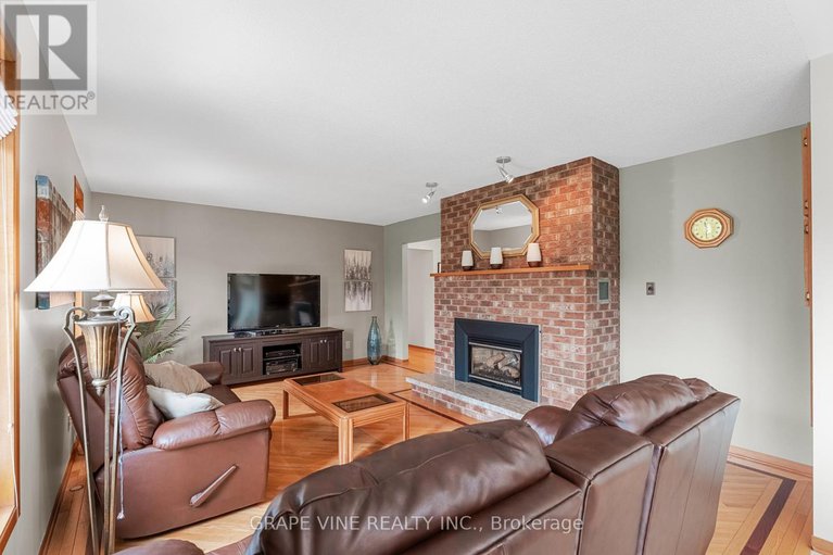 28311461/4525-mcneely-road/sarsfieldbearbrook/ottawa/ontario/K4B1J1_15