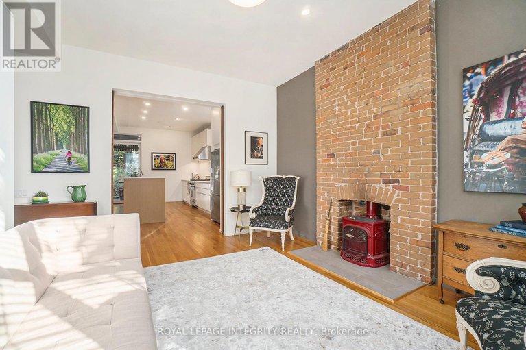 28914148/45-mcleod-street/ottawa-centregolden-triangle/ottawa/ontario/K2P0Z4_21