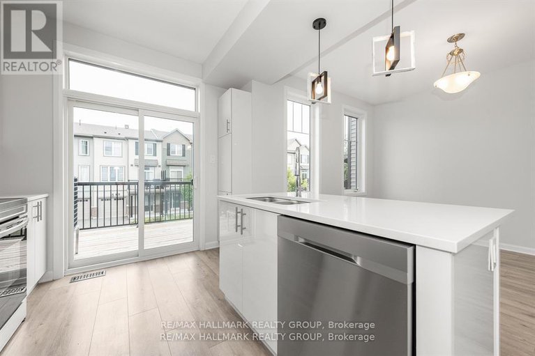 28591919/210-attwell-private/morgans-grantsouth-march/ottawa/ontario/K2K0P6_10