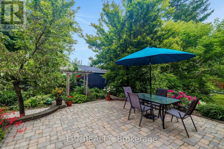 28499905/10a-ashburn-drive/borden-farmstewart-farmcarleton-heightsparkwood-hills/ottawa/ontario/K2E6N3_47