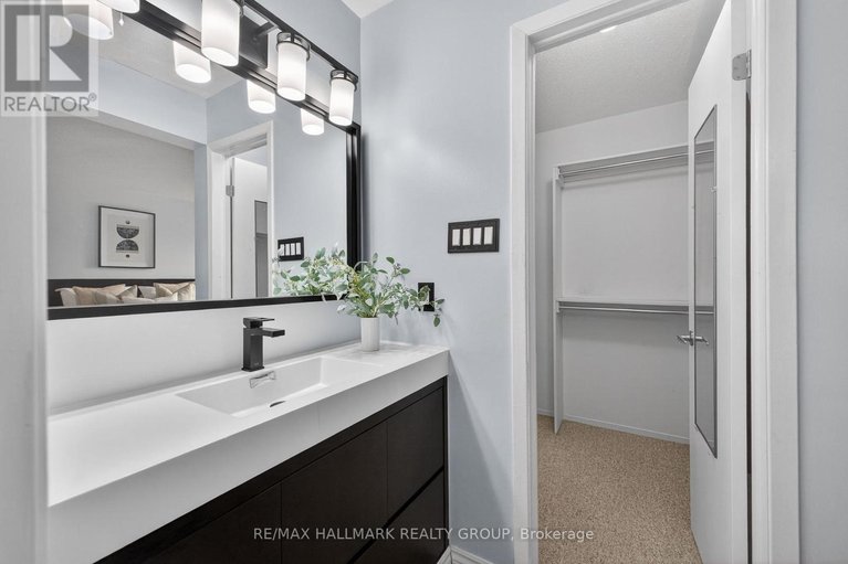 29643096/80-pickwick-drive/cedargrovefraserdale/ottawa/ontario/K2J3E2_28