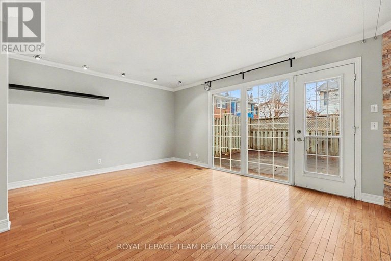 29597736/187-monterey-drive/leslie-park/ottawa/ontario/K2H7A9_13