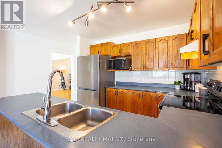 29648463/1458-shawinigan-street/fallingbrookridgemount/ottawa/ontario/K4A2N2_16