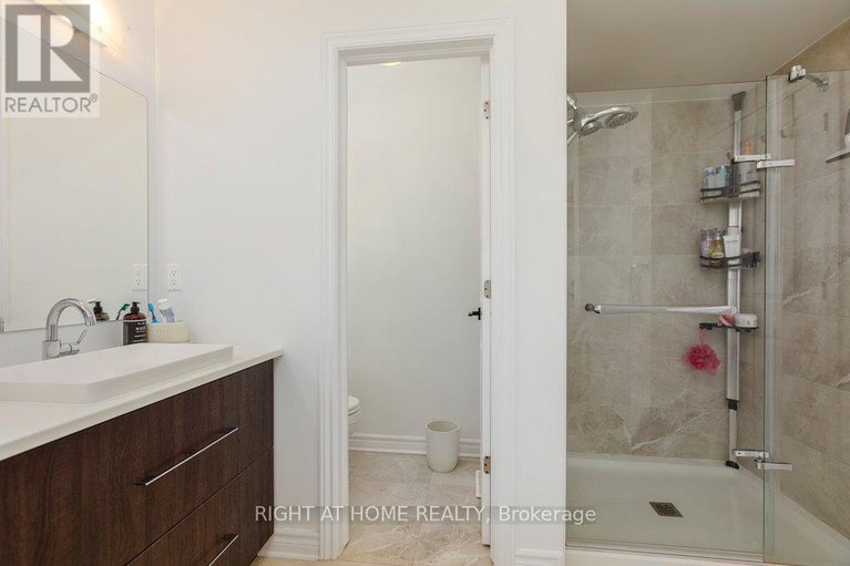 28163339/4511-kelly-farm-drive/blossom-parkkemp-parkfindlay-creek/ottawa/ontario/K1X0E7_29
