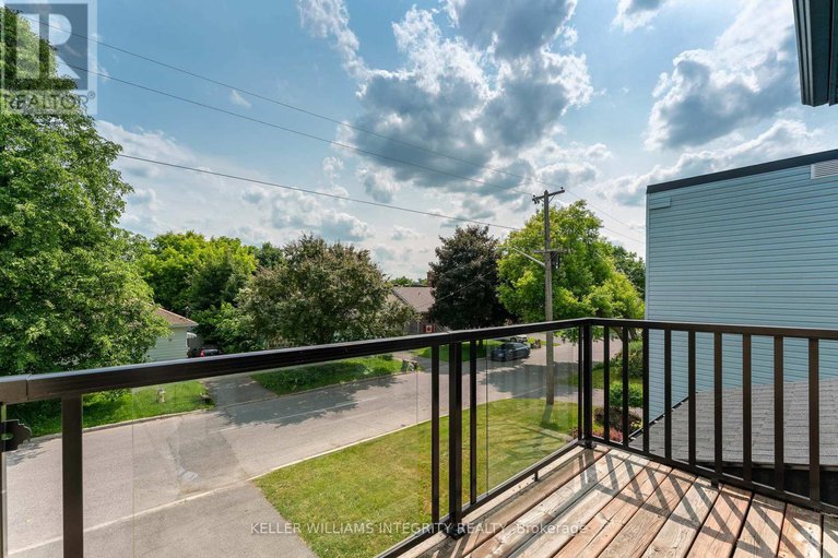 28496867/a-251-glynn-avenue/overbrookcastle-heights/ottawa/ontario/K1K1S2_36