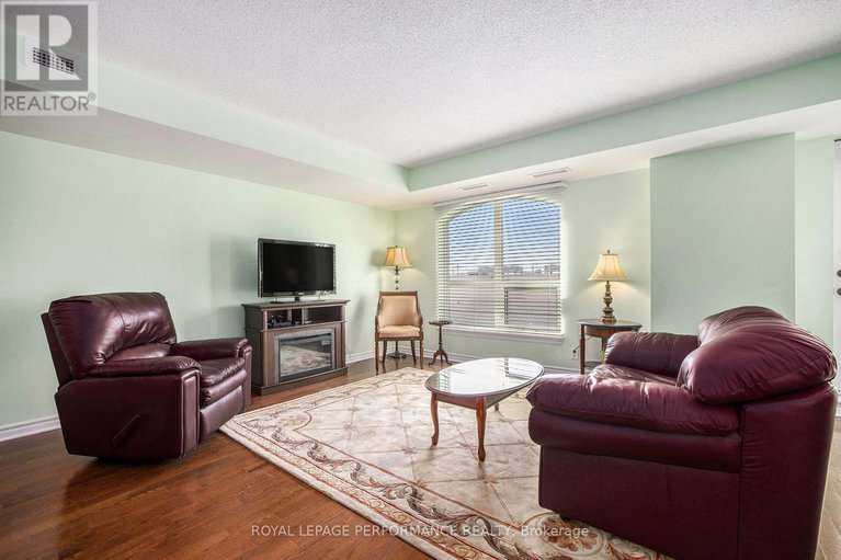 29080345/303-120-grant-carman-drive/borden-farmstewart-farmcarleton-heightsparkwood-hills/ottawa/ontario/K2E1C8_3