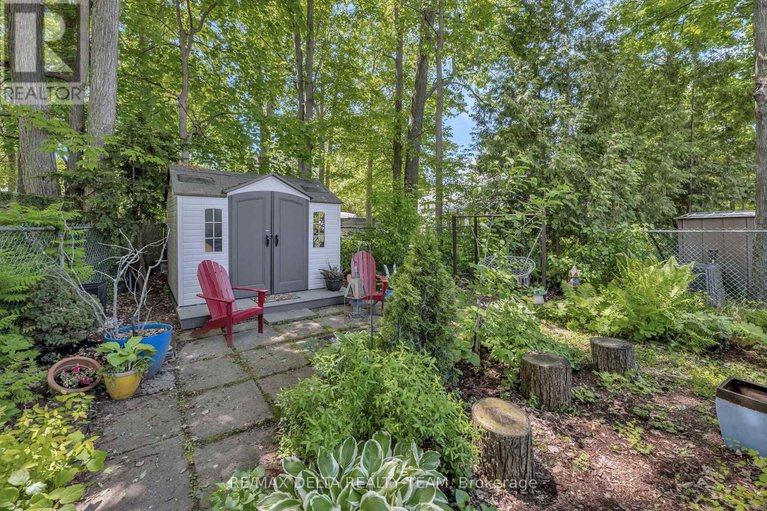 28632768/61-valewood-crescent/blackburn-hamlet/ottawa/ontario/K1B4G1_26