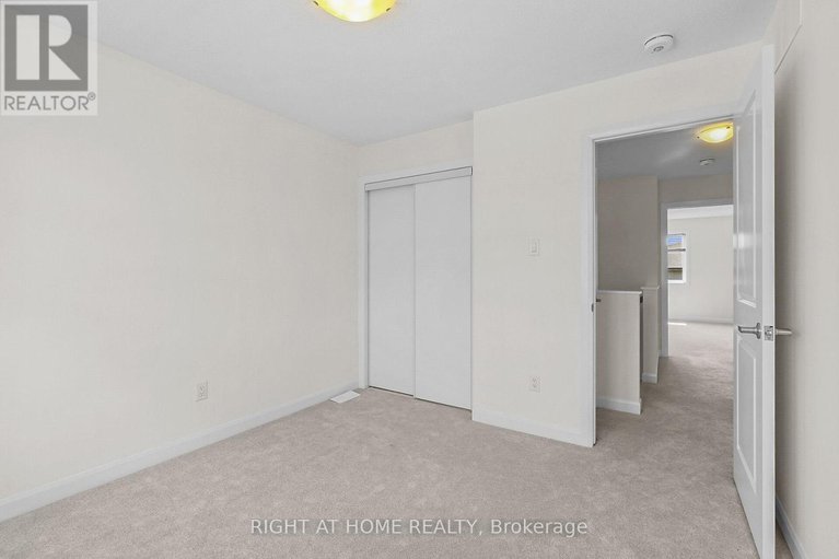 28565193/958-athenry-court/half-moon-bay/ottawa/ontario/K2J7E1_30