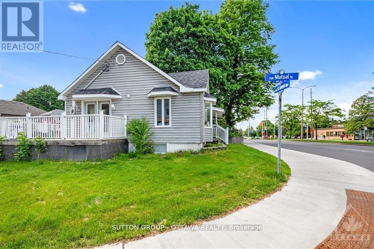 28870961/846-st-laurent-boulevard/overbrookcastle-heights/ottawa/ontario/K1K3A9_3