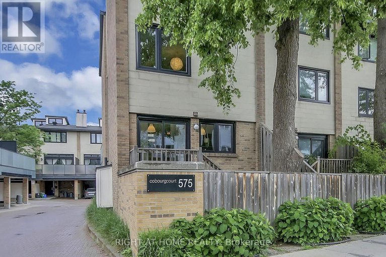 28454750/575-old-st-patrick-street/lower-town/ottawa/ontario/K1N9H5_2