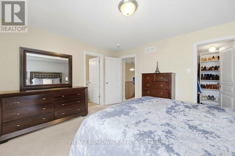 29343898/306-rainrock-crescent/mer-bleuebradley-estatesanderson-park/ottawa/ontario/K1W0J8_18