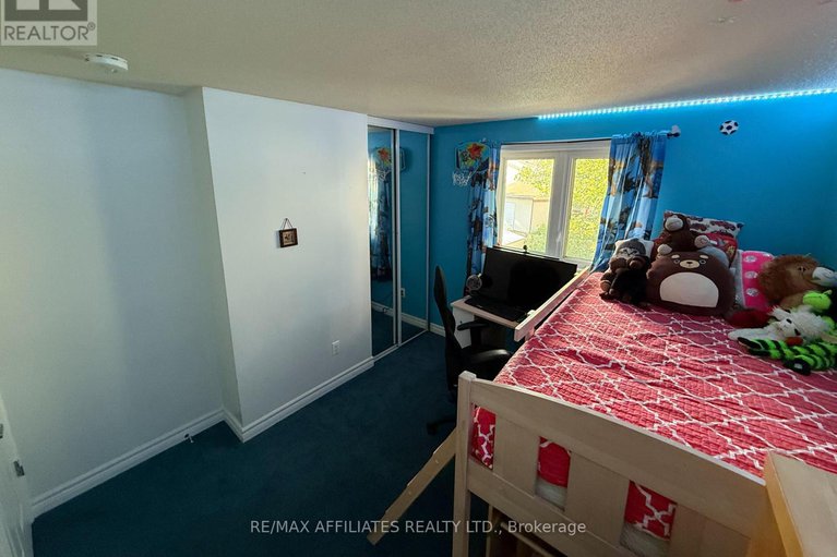 28764213/295-pintail-terrace/chatelaine-village/ottawa/ontario/K1E1Z9_21