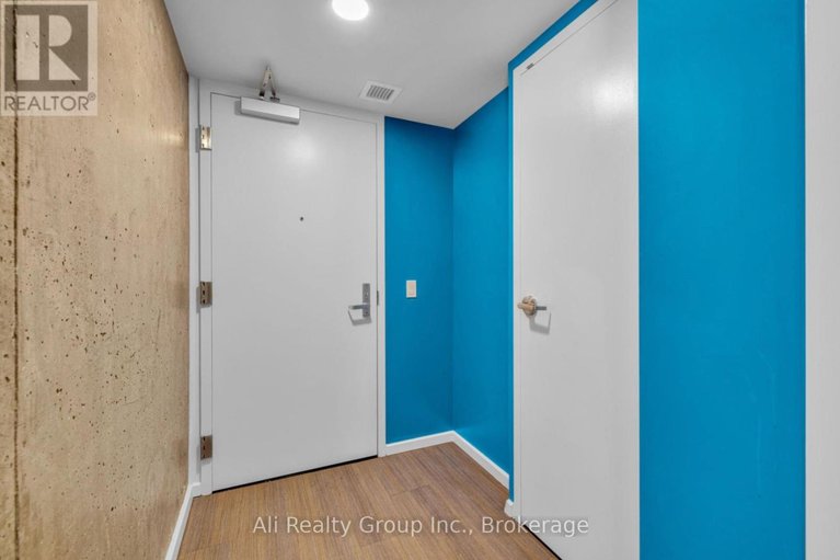 28928402/1618-105-champagne-avenue-s/west-centre-town/ottawa/ontario/K1S5E5_2