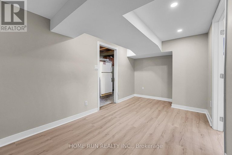 29500930/1259-meadowlands-drive-e/city-viewskylinefisher-heightsparkwood-hills/ottawa/ontario/K2E6K4_35